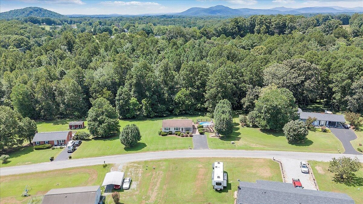 211 Crestbourne DR - Photo 61