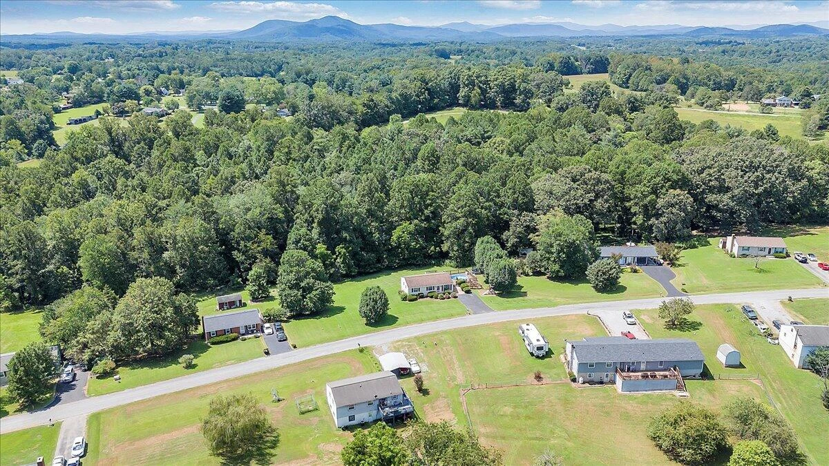 211 Crestbourne DR - Photo 66