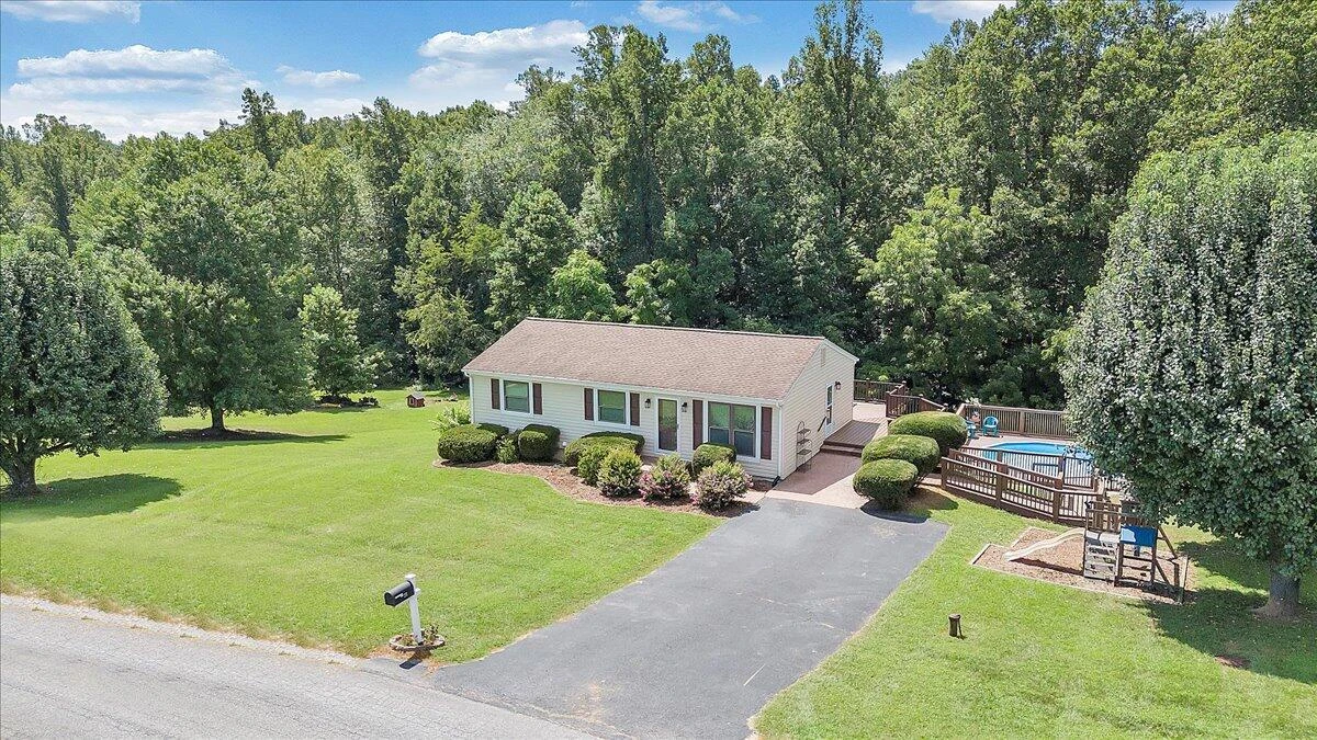 211 Crestbourne DR - Photo 77