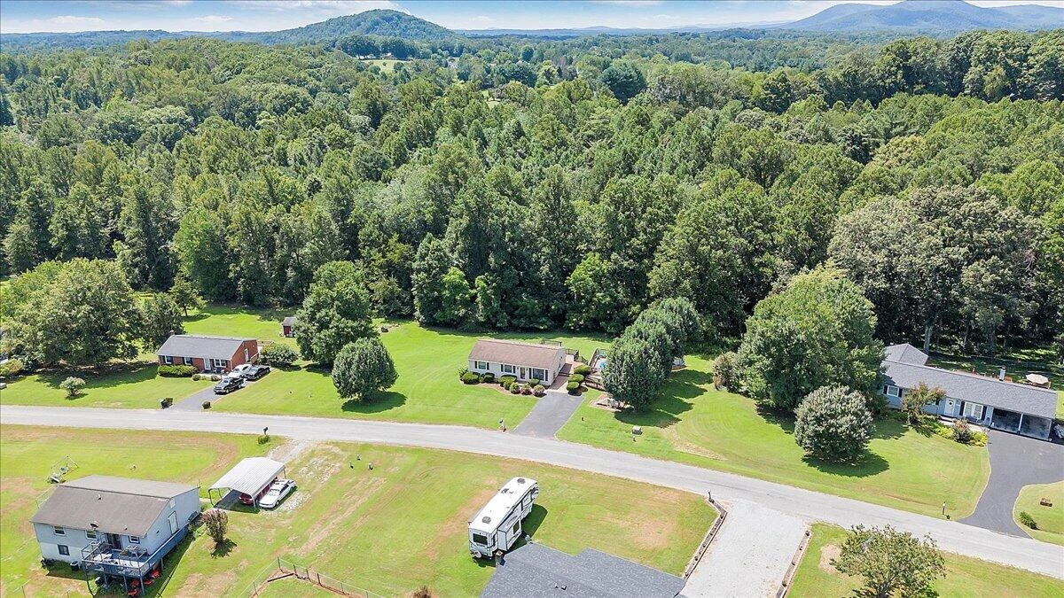 211 Crestbourne DR - Photo 80