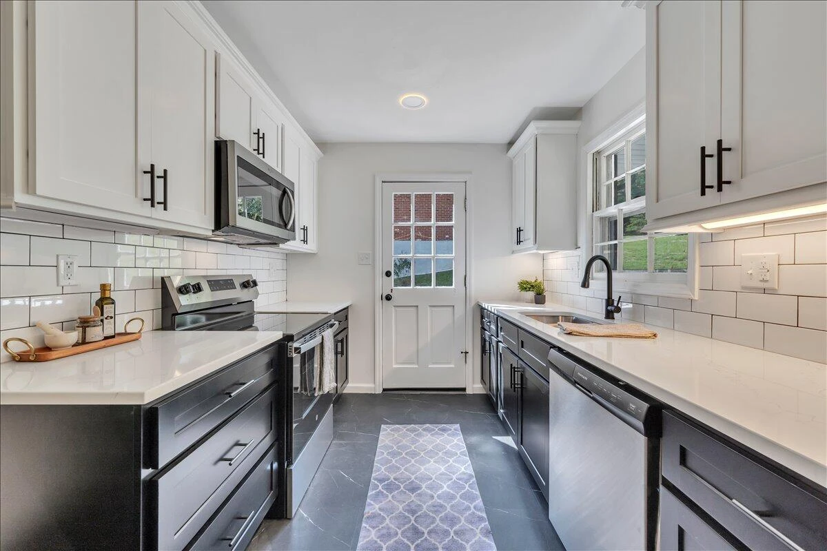 719 Estates RD - Photo 14