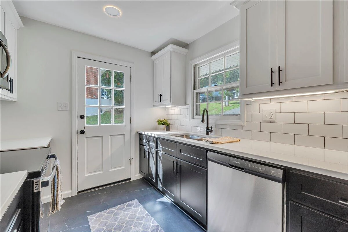 719 Estates RD - Photo 15