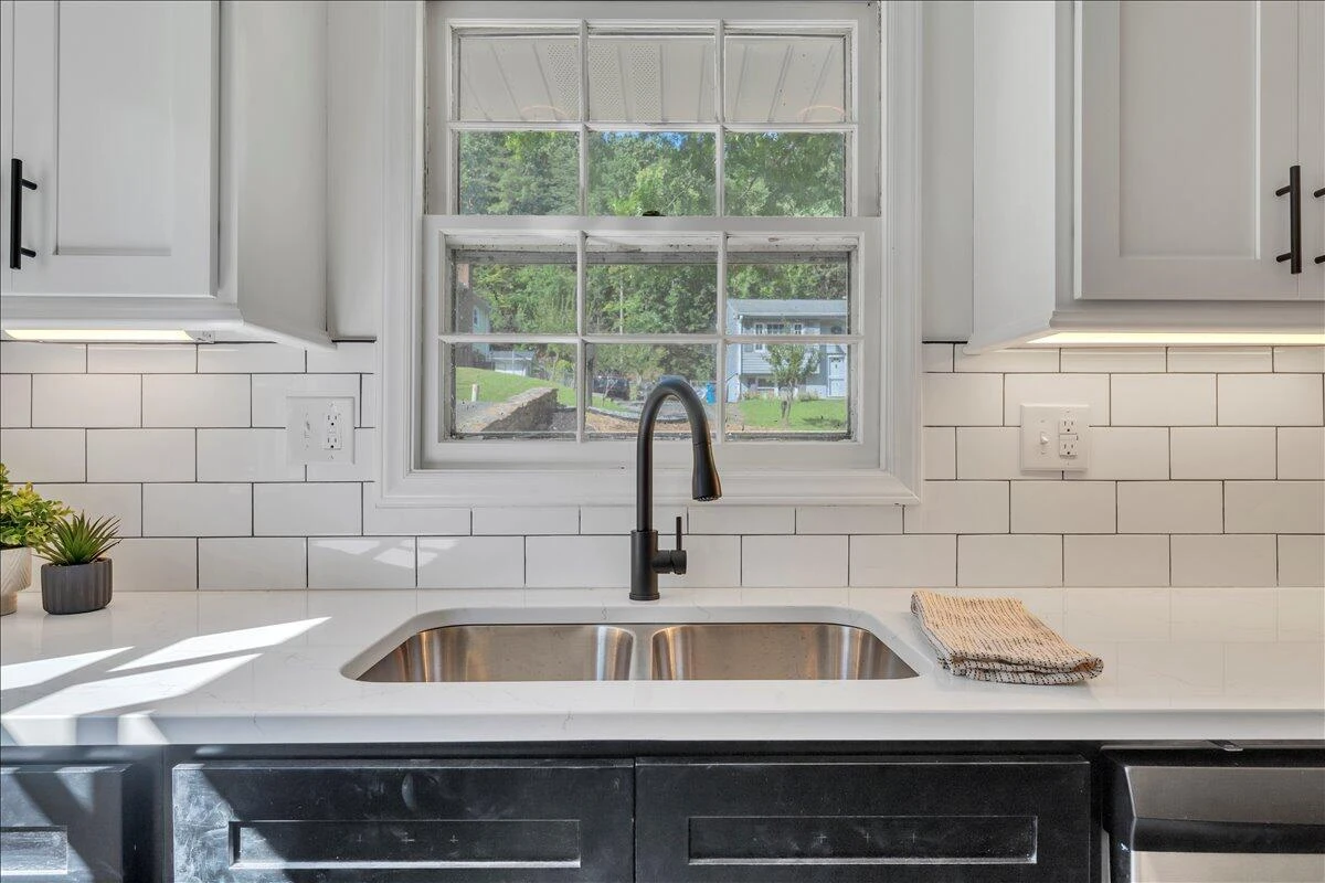 719 Estates RD - Photo 16
