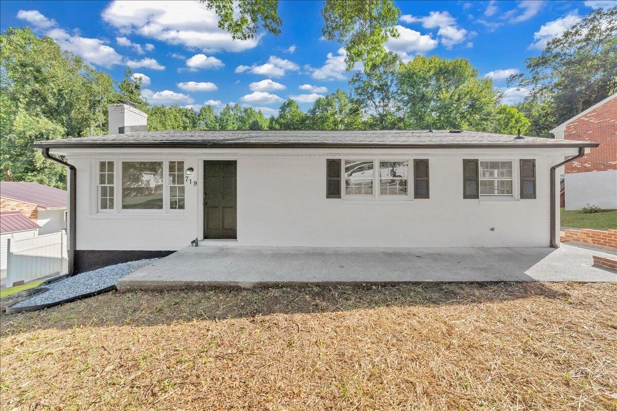 719 Estates RD - Photo 2