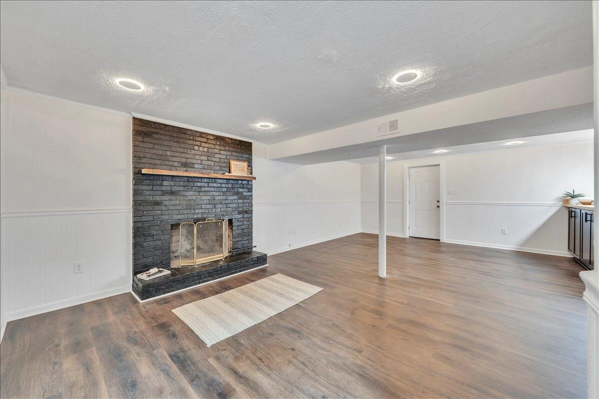 719 Estates RD - Photo 28