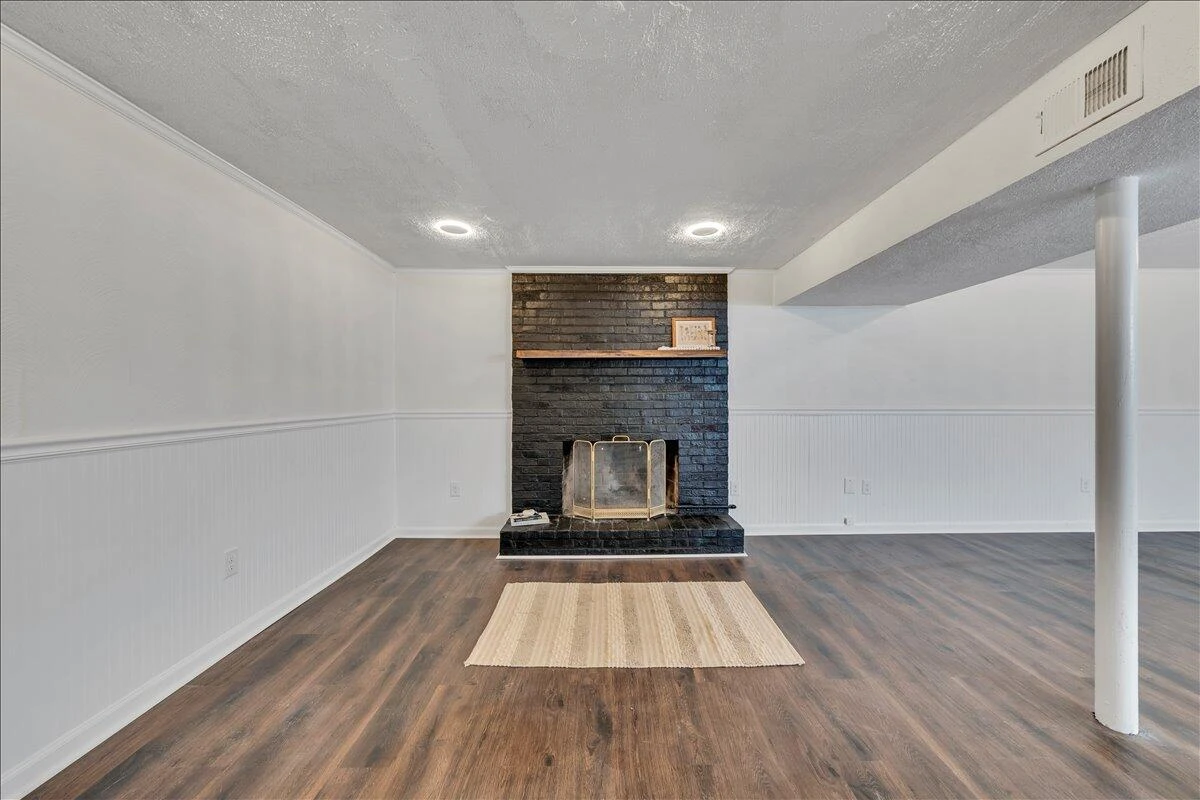 719 Estates RD - Photo 29