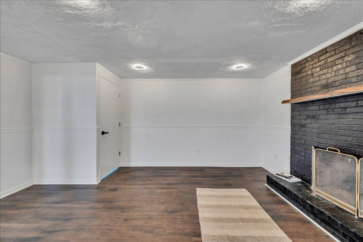 719 Estates RD - Photo 30
