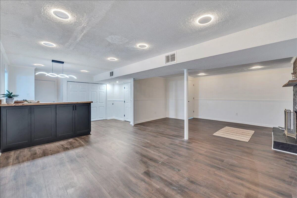 719 Estates RD - Photo 31