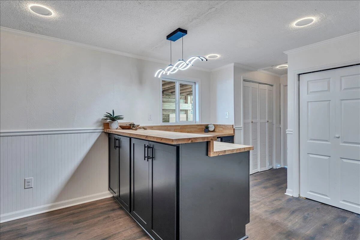 719 Estates RD - Photo 33