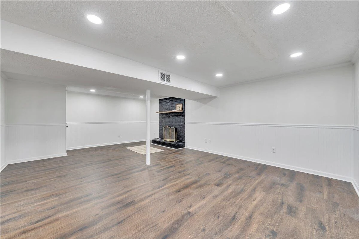 719 Estates RD - Photo 36