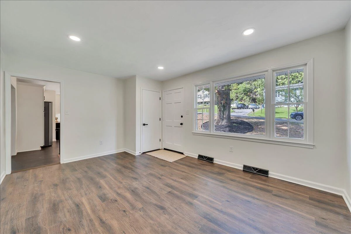 719 Estates RD - Photo 7