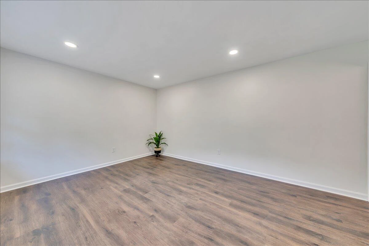 719 Estates RD - Photo 8