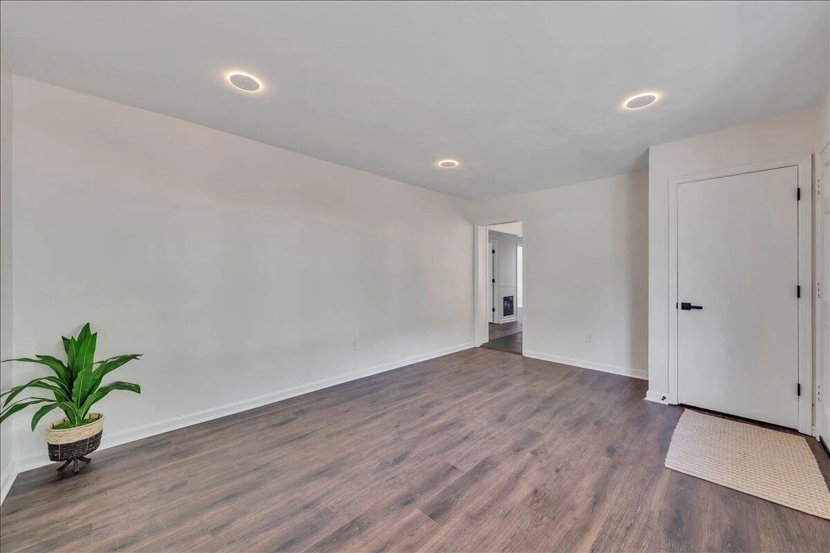 719 Estates RD - Photo 9