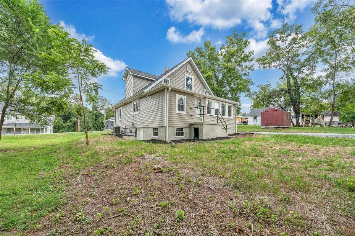 1742 20th ST - Photo 33