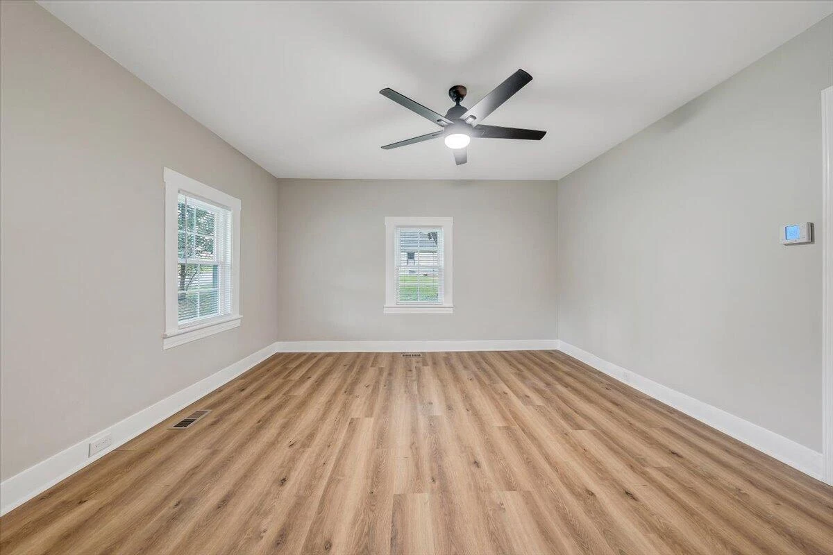1742 20th ST - Photo 4