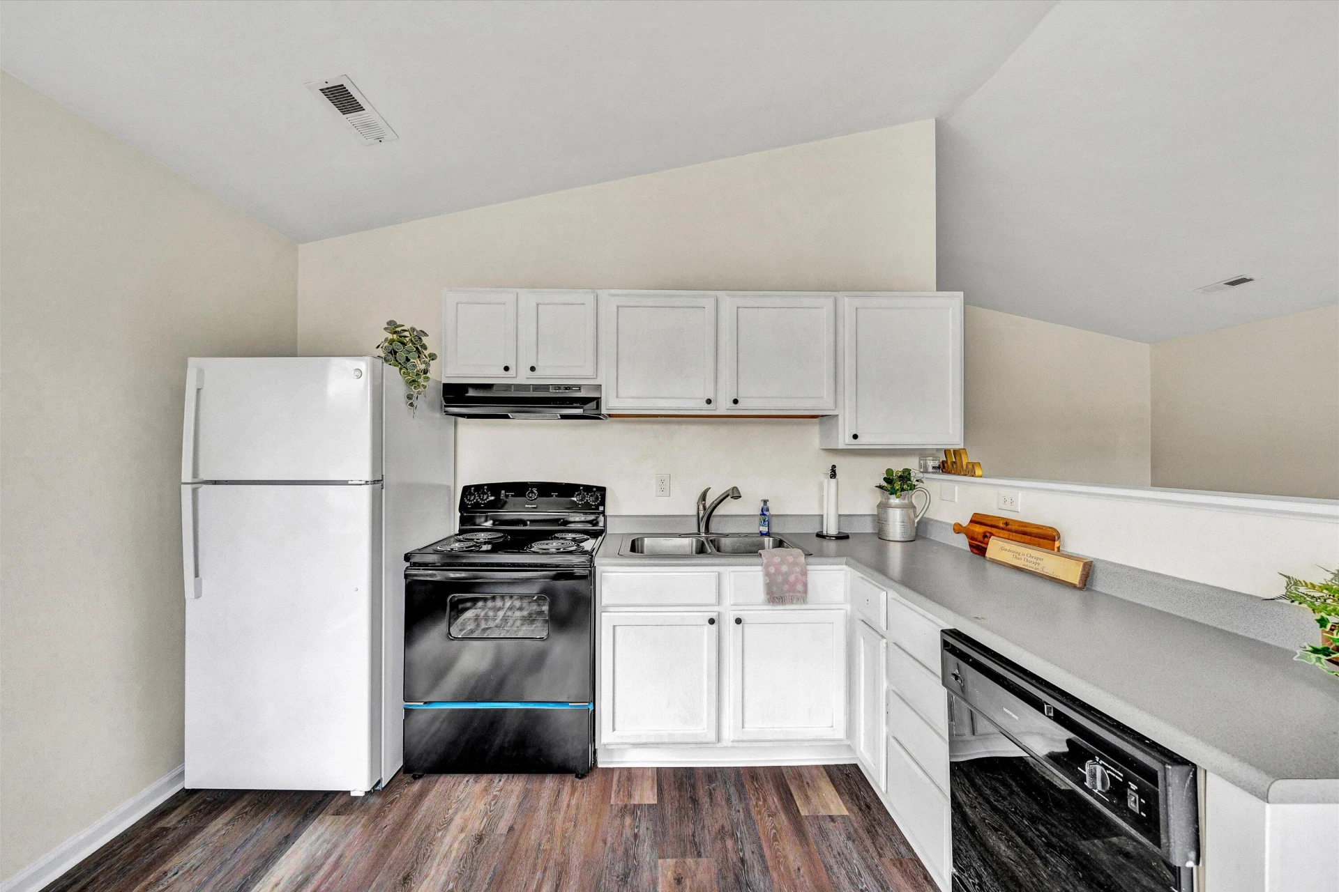1928 Archbold AVE - Photo 11