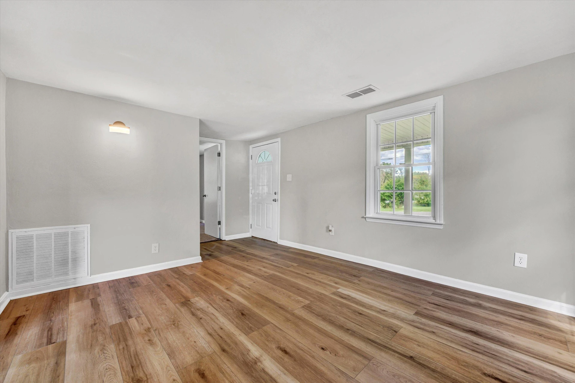 724 Peck ST - Photo 5