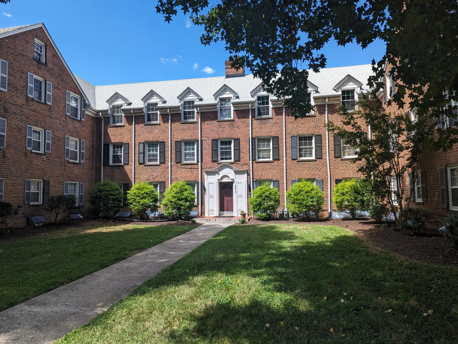 2419 Longview AVE #11