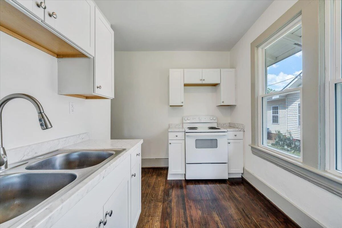 2429 Massachusetts AVE - Photo 15