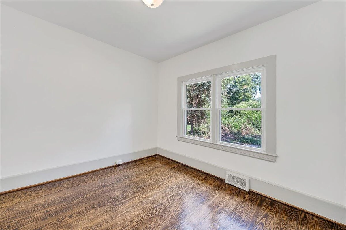 2429 Massachusetts AVE - Photo 18