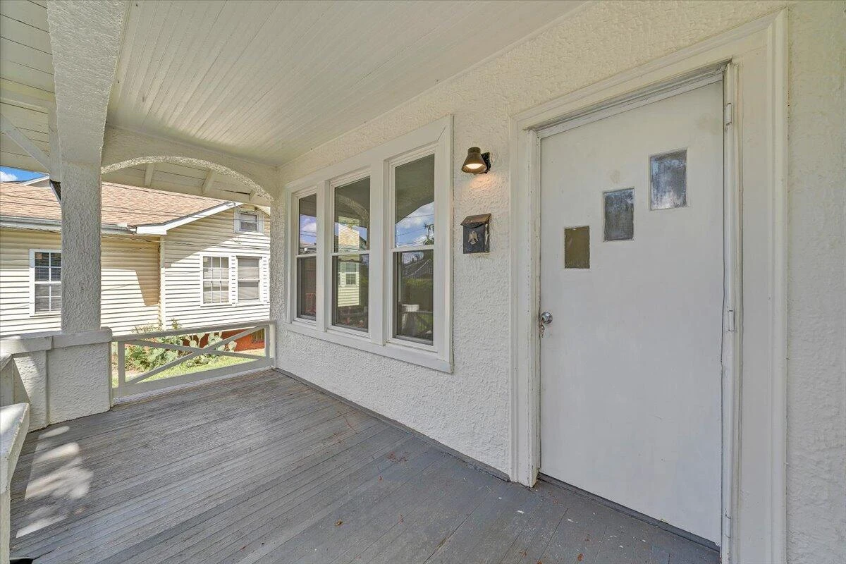 2429 Massachusetts AVE - Photo 2