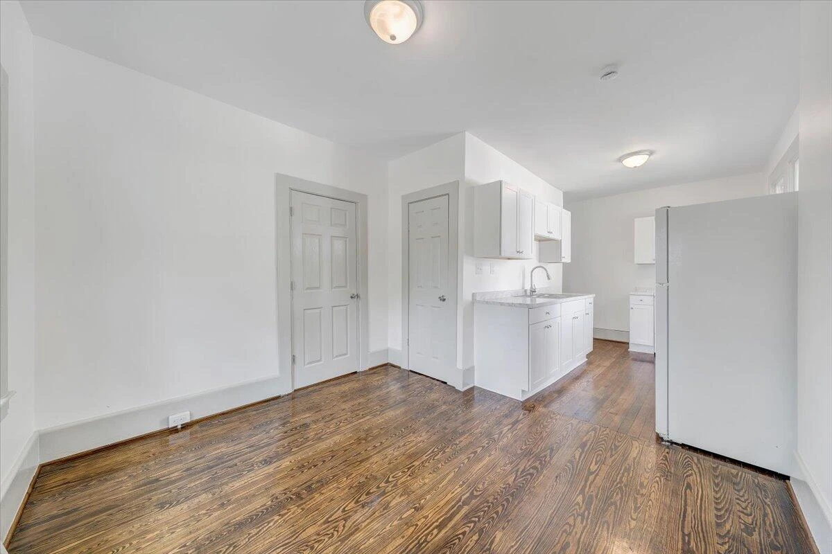 2429 Massachusetts AVE - Photo 20