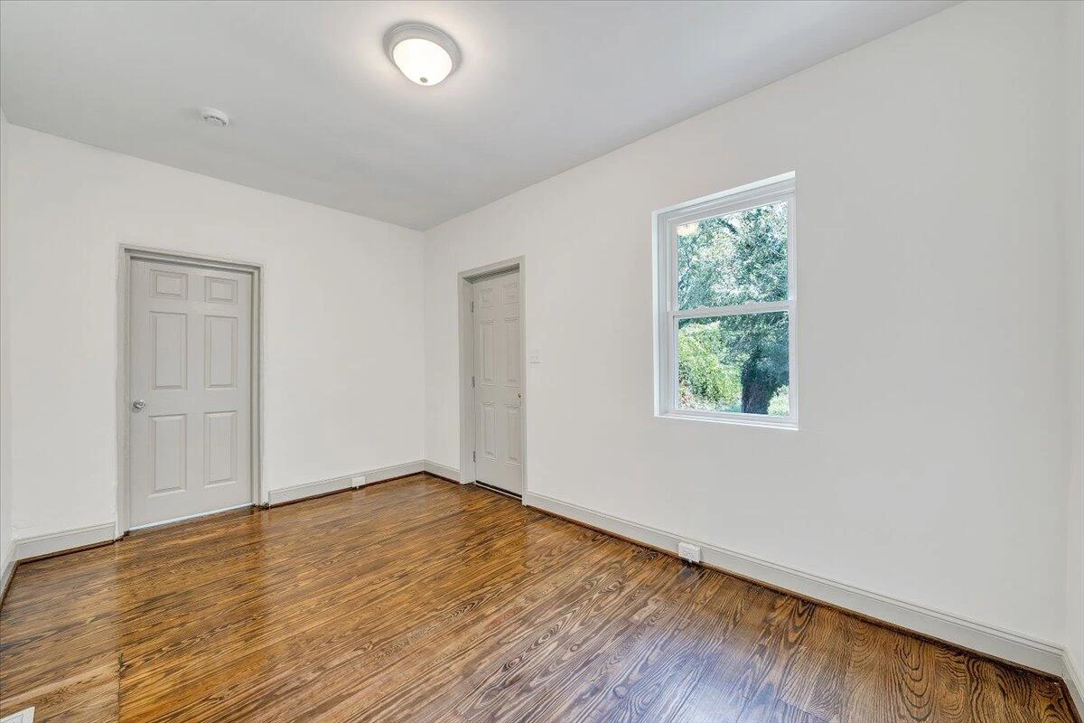 2429 Massachusetts AVE - Photo 22