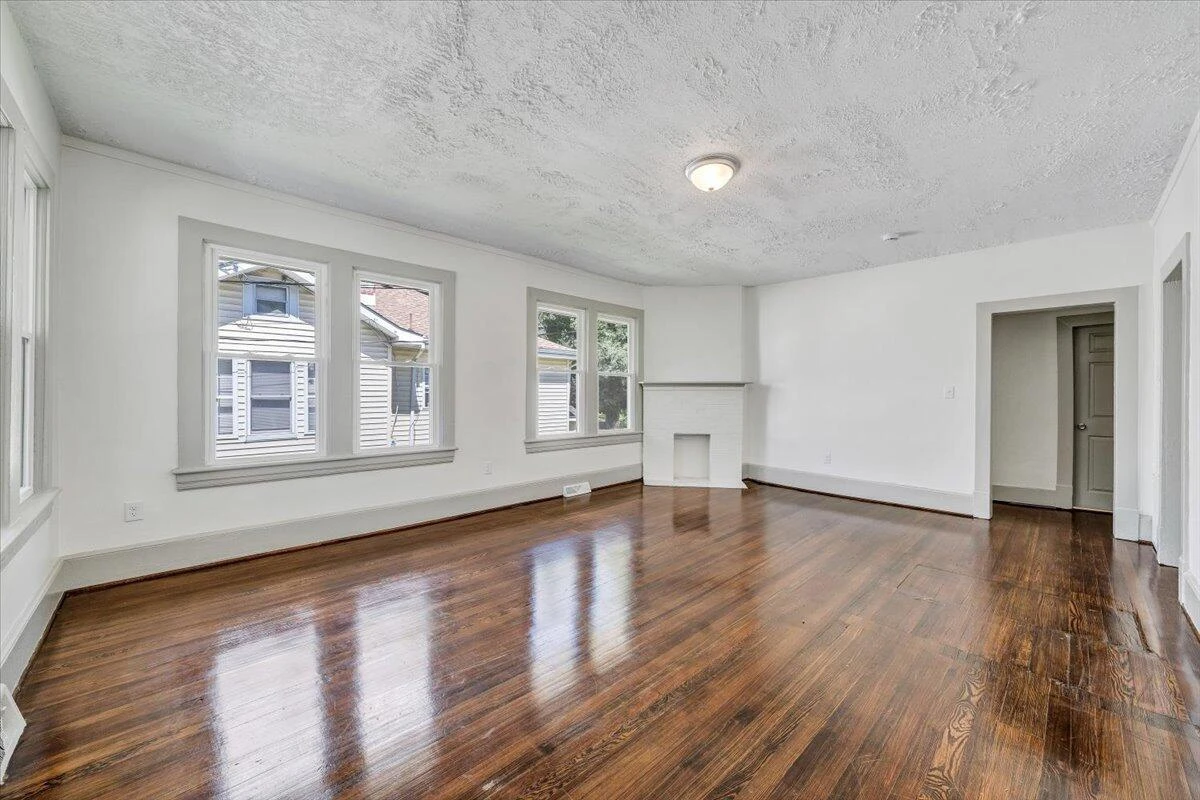 2429 Massachusetts AVE - Photo 3