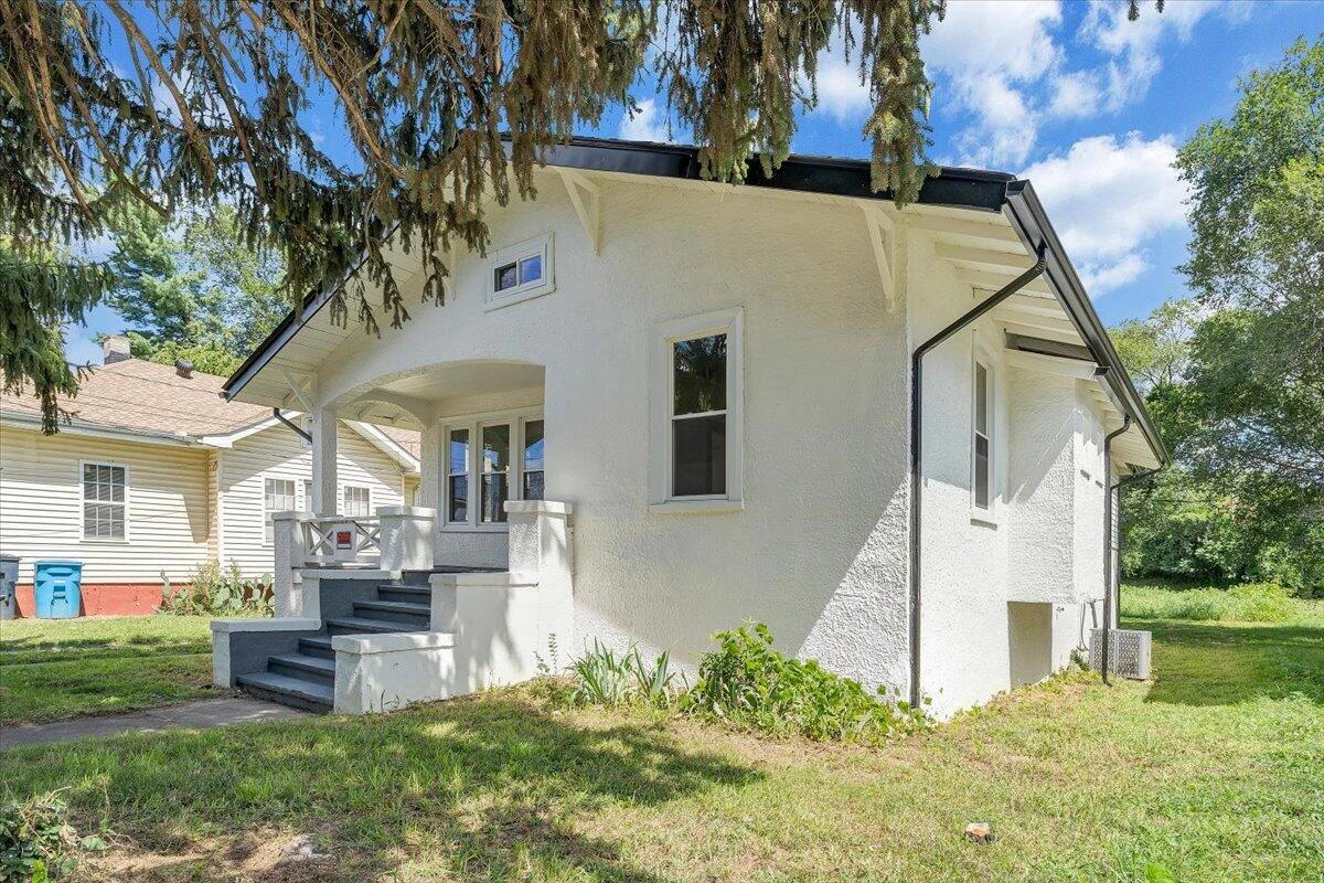 2429 Massachusetts AVE - Photo 39