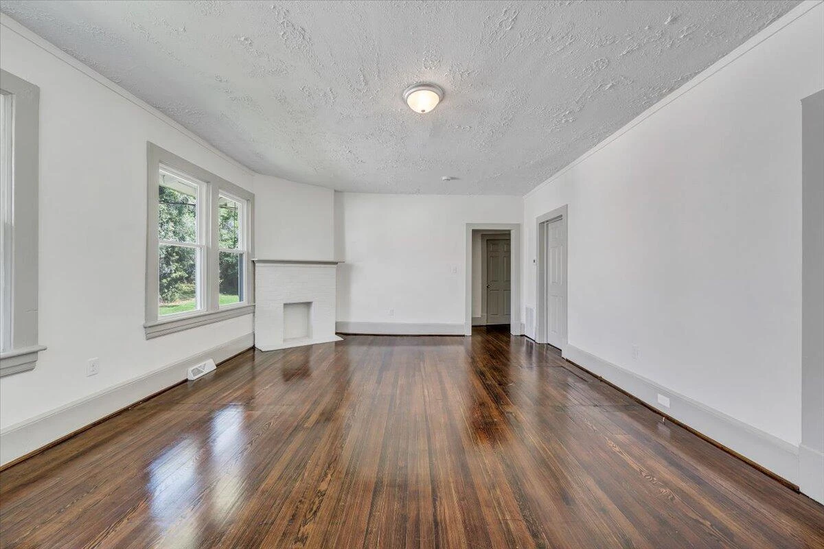 2429 Massachusetts AVE - Photo 4