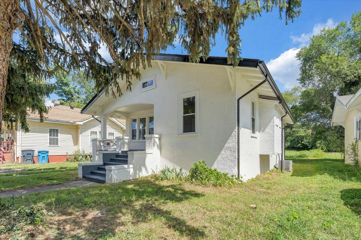 2429 Massachusetts AVE - Photo 40