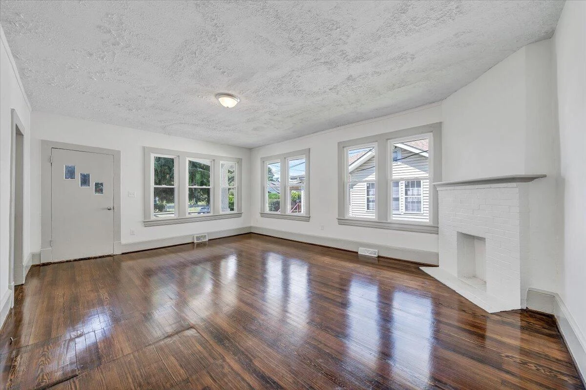 2429 Massachusetts AVE - Photo 6