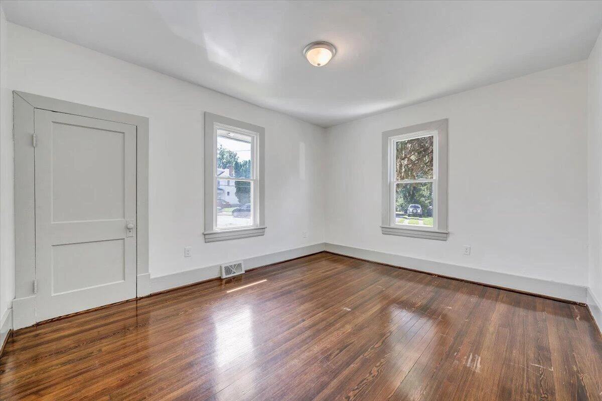 2429 Massachusetts AVE - Photo 9