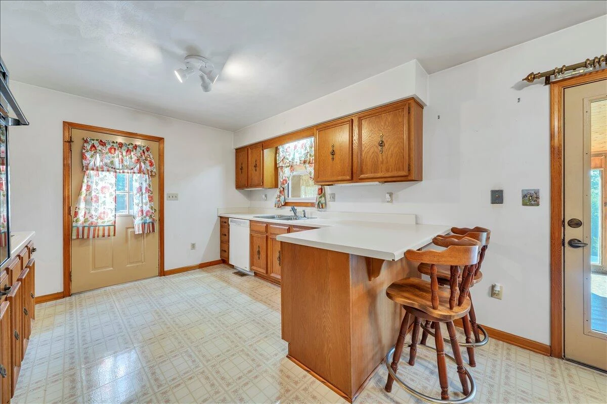 7702 Dickerson Mill RD - Photo 17