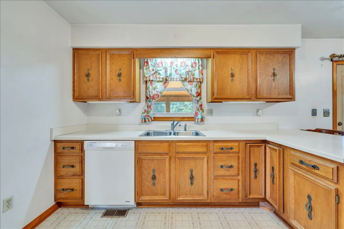7702 Dickerson Mill RD - Photo 18