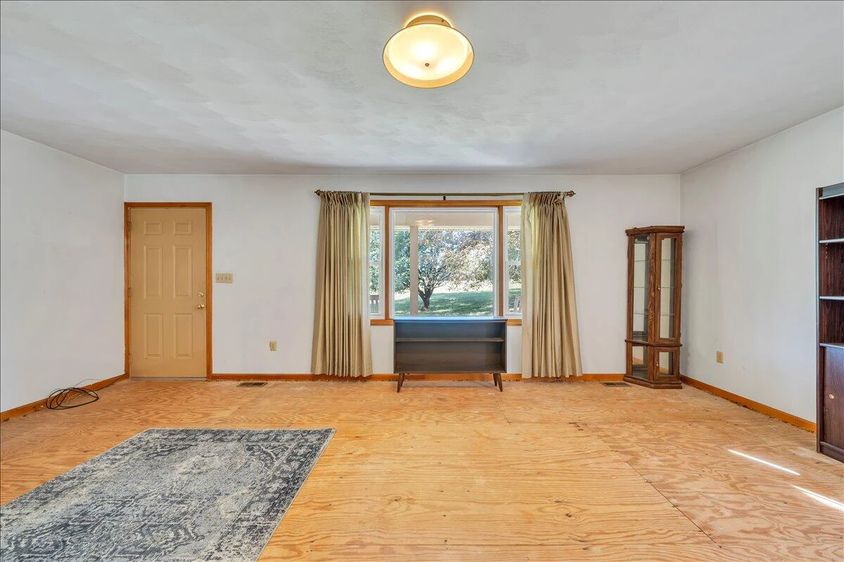 7702 Dickerson Mill RD - Photo 8