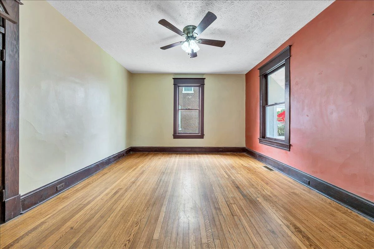 429 Elm AVE - Photo 17