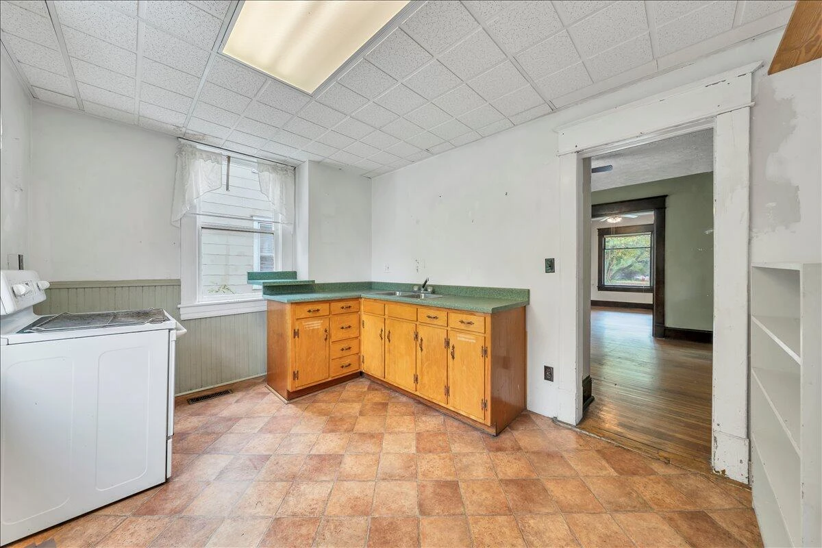 429 Elm AVE - Photo 21