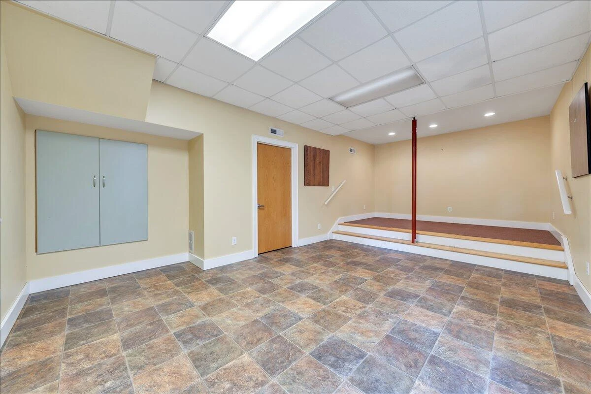 429 Elm AVE - Photo 40