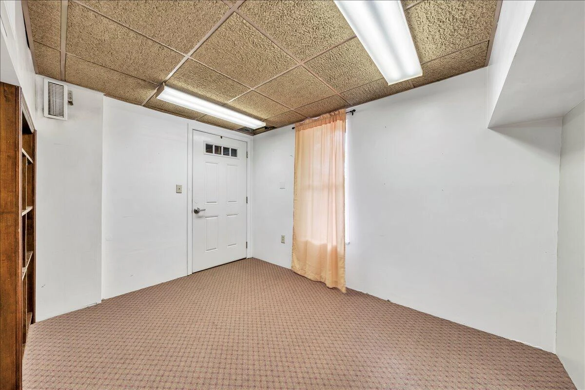 429 Elm AVE - Photo 43
