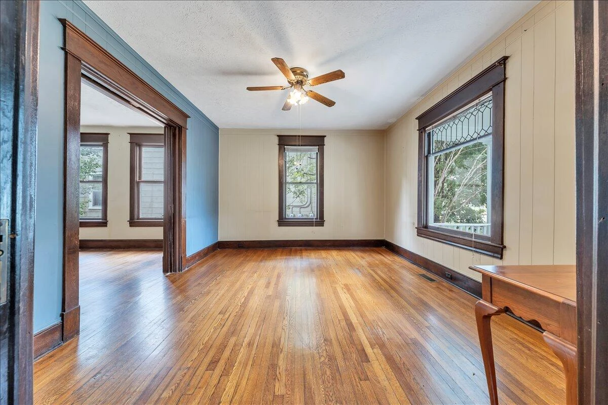 429 Elm AVE - Photo 11