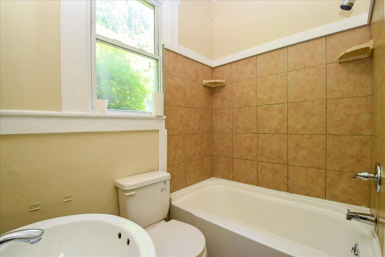 1327 Main ST - Photo 13