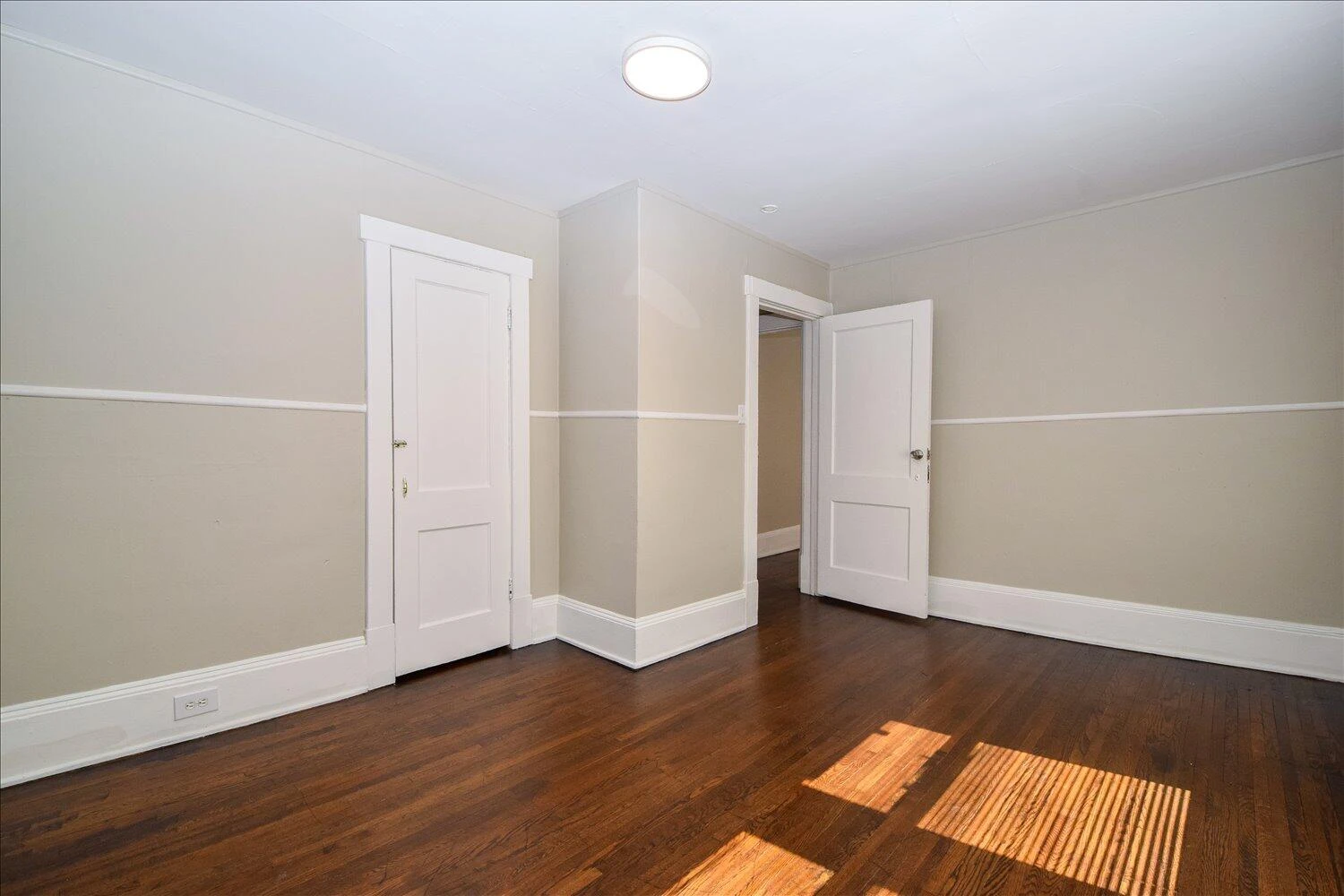 1327 Main ST - Photo 16