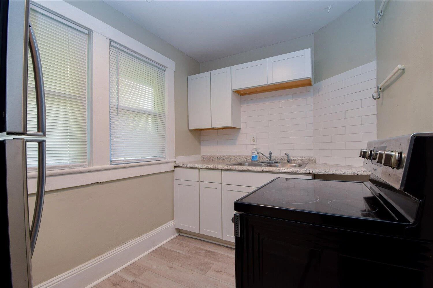 1327 Main ST - Photo 20