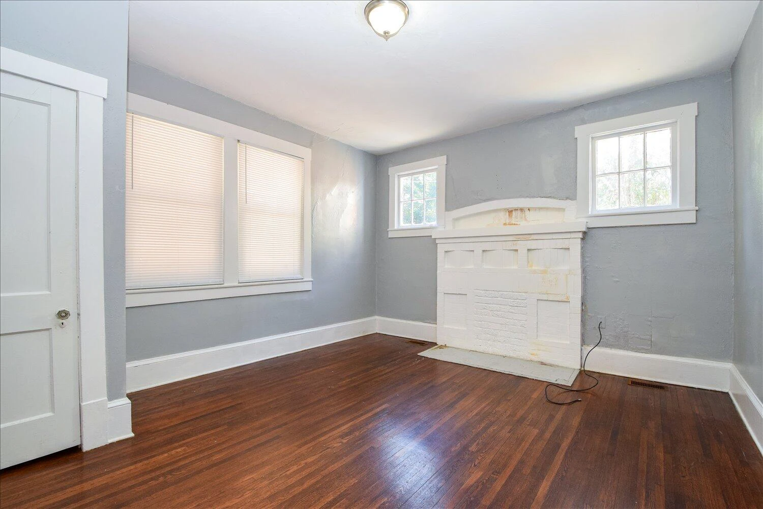 1327 Main ST - Photo 7