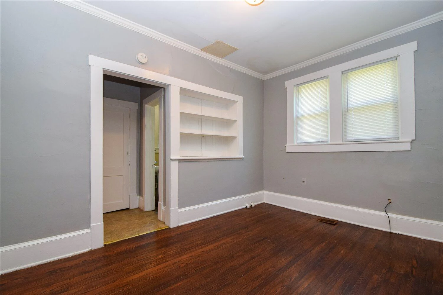 1327 Main ST - Photo 8