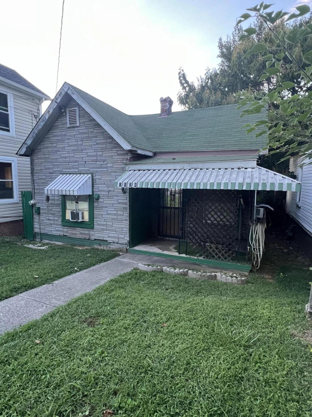 1124 Tazewell AVE - Photo 2