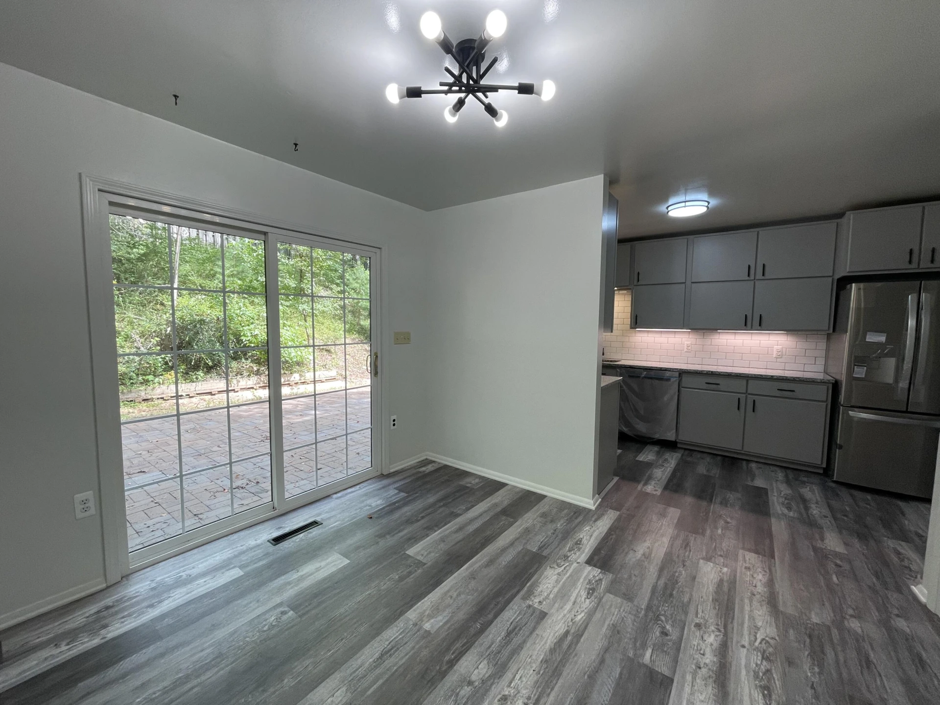 205 Forestview CIR - Photo 14