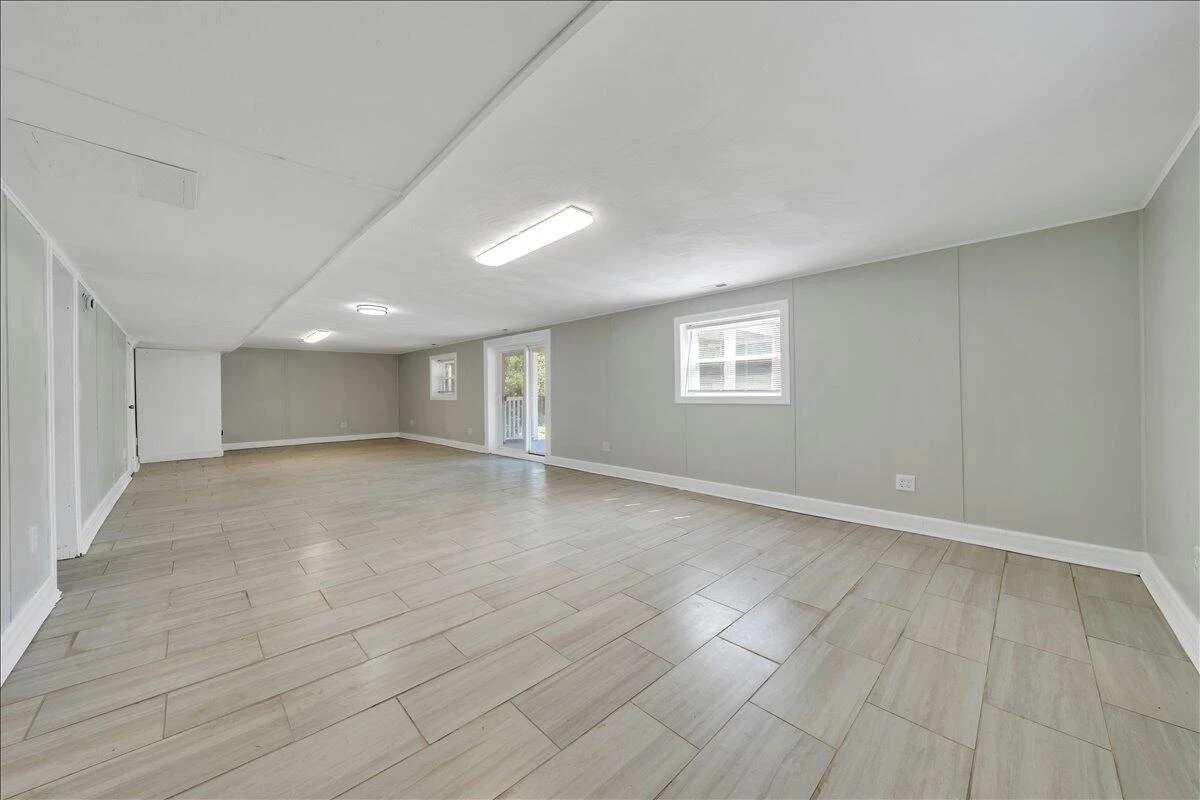1649 Padbury AVE - Photo 26