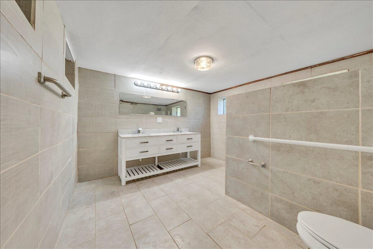 1649 Padbury AVE - Photo 27